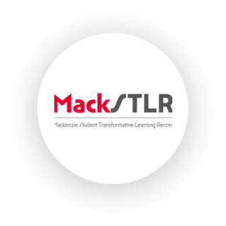 Logomarca MackSTLR em círculo sobre fundo escuro, representando o programa de Aprendizagem Transformadora.