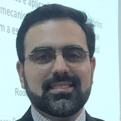 Professor Rodrigo Martins Baptista