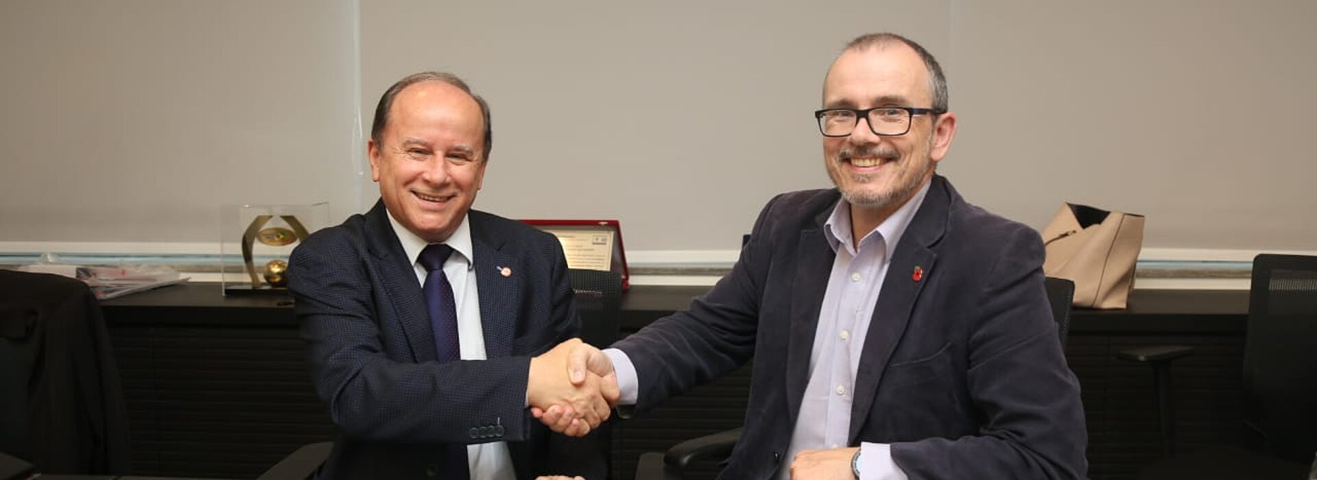 Reitor do Mackenzie cumprimenta CEO da universidade de Coventry