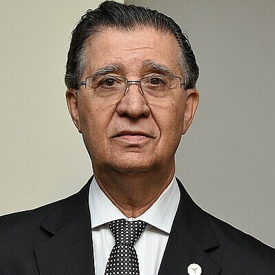 Dr. Nehemias Curvelo Pereira Dr. Nehemias Curvelo Pereira