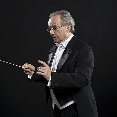 Mst. Dr. Parcival Módolo