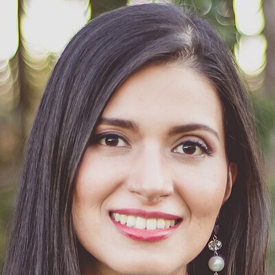 Dr. Ana María Garzón Porras Dr. Ana María Garzón Porras