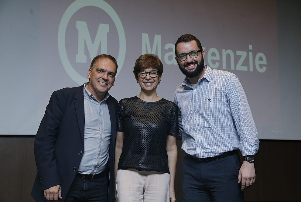 Arnaldo Lorençato, Renata Lo Prete e Rafael Fonseca.