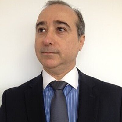 Prof. Dr. Roberto Maia Filho 