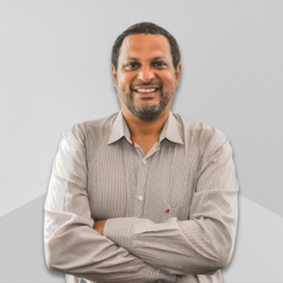 Prof. Dr. Marcos Vinícius de Araújo