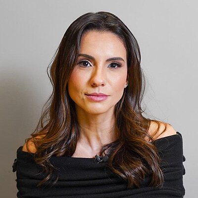Profa. Dra. Evelyn Roberta Araujo Barreto de Souza