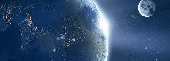 vista distante da Terra e da Lua