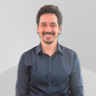 Prof. Me. Matheus Sant'Ana Michelino