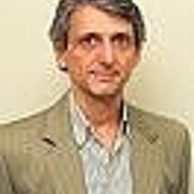 Dr. Carlos Ghillermo Giménez de Castro Dr. Carlos Ghillermo Giménez de Castro