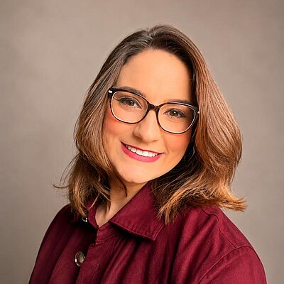 Profa. Dra. Camila Ferrara Padin