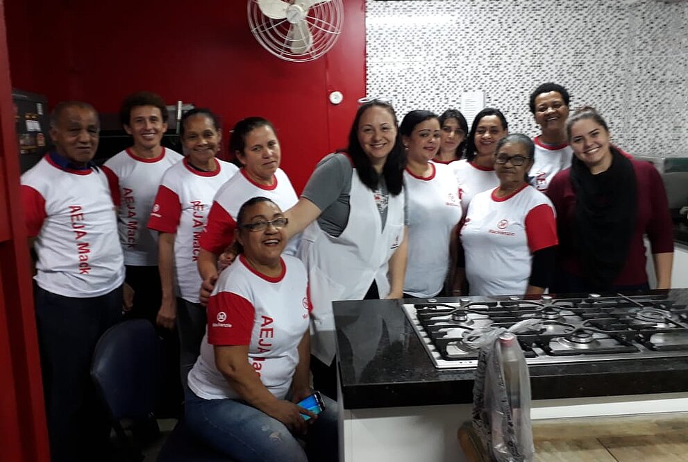 Alunos reunidos.