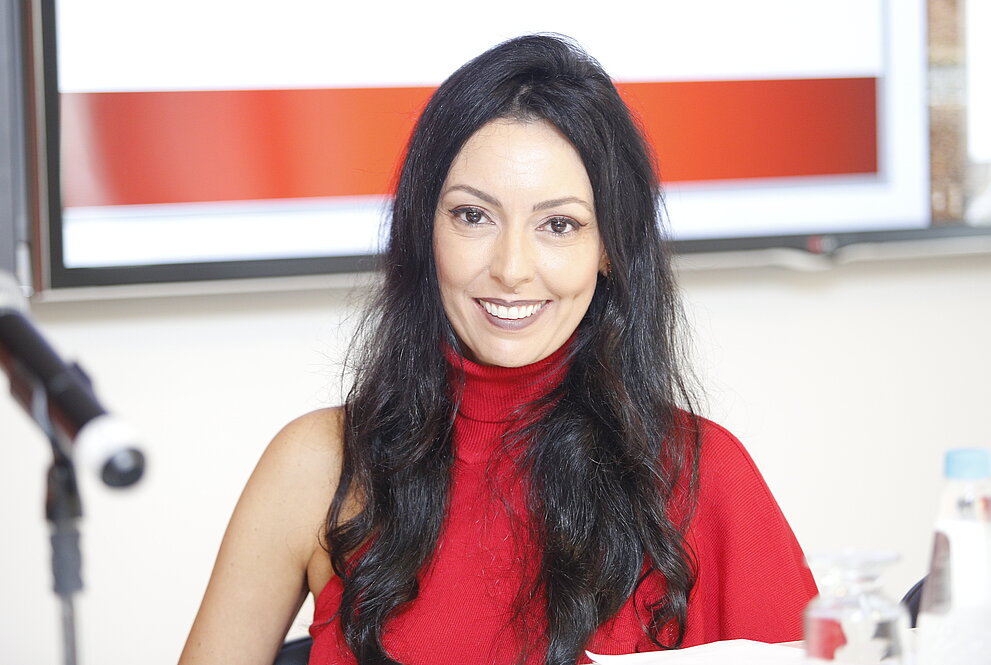 Renata posando para foto
