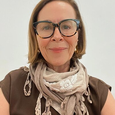 Profa. Ms. Maria Elisa Pereira Lopes
