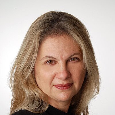 Ana Lúcia Trevisan Ana Lúcia Trevisan
