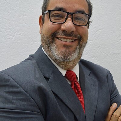 Prof. Dr. José Geraldo de Araújo Guimarães Prof. Dr. José Geraldo de Araújo Guimarães
