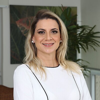 Profa. Dra. Lourdes Regina Jorgeti Profa. Dra. Lourdes Regina Jorgeti