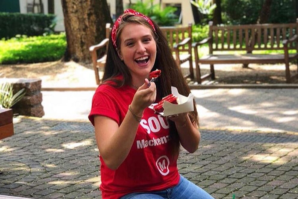 Victoria Martins Daher Janz, vencedora da ação do Mackenzie em parceria com a Starbucks.