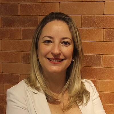 Profa. Dra. Manuela Santin Souza 