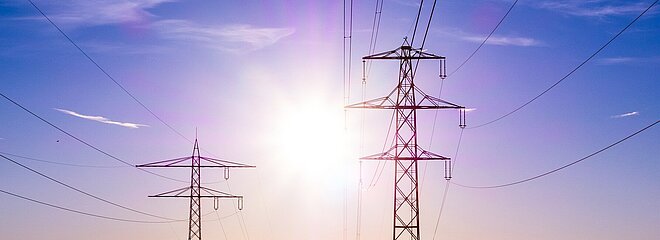 Postes com luz solar.
