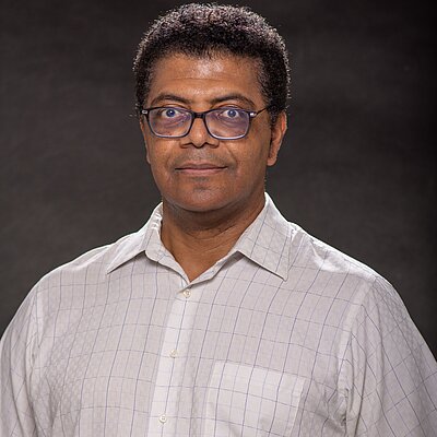 Prof. Eunézio Antônio Thoroh de Souza, PhD. Prof. Eunézio Antônio Thoroh de Souza, PhD.