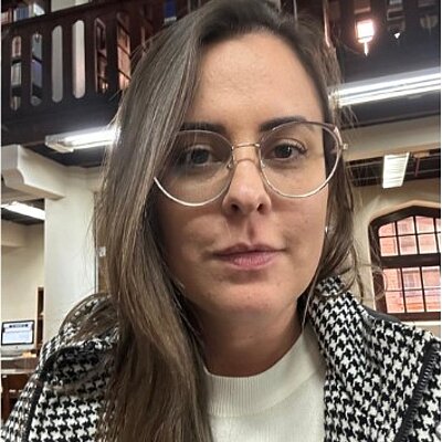 Profa. Dra. Camila Marson Profa. Dra. Camila Marson