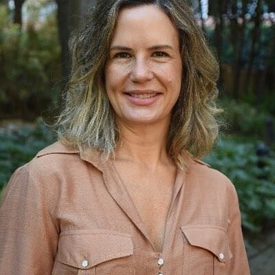 Prof.ª Dr.ª Cristiane Silvestre de Paula