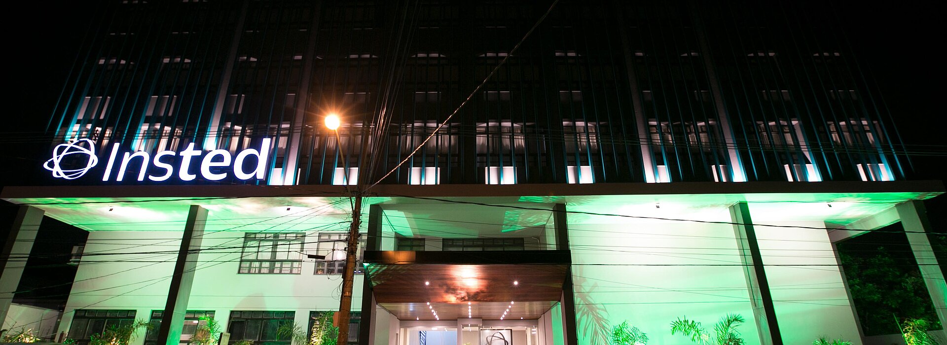 fachada da Faculdade Insted