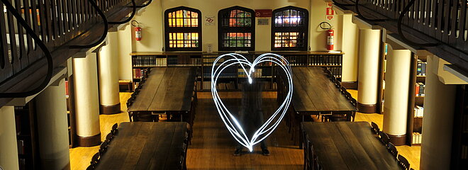 imagem interna da biblioteca Central