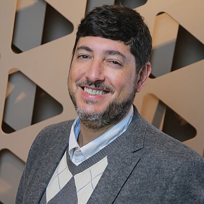 Prof. Dr. Fabio Silva Lopes Prof. Dr. Fabio Silva Lopes