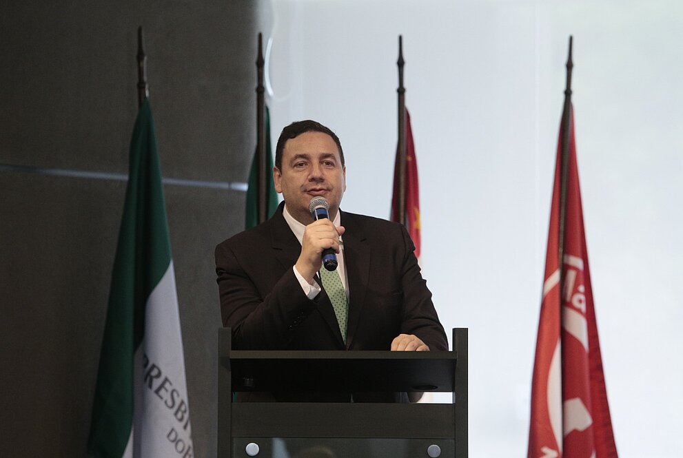 O professor Felipe Chiarello na Recepção aos Pais.