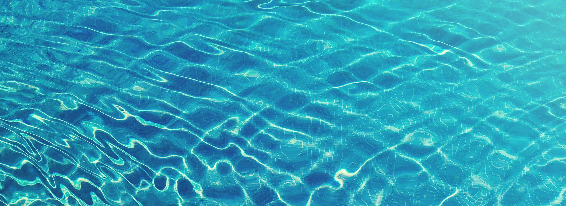 imagem de água de piscina azul