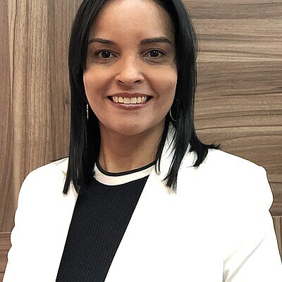 Profa. Dra. Andresa Silva Neto Franscischini