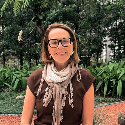 Profa. Ms. Maria Elisa Pereira Lopes